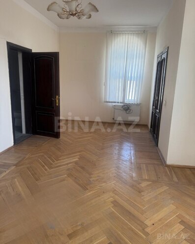 İcarəyə verilir 10 otaqlı ofis 865 m², photo 24 from 32