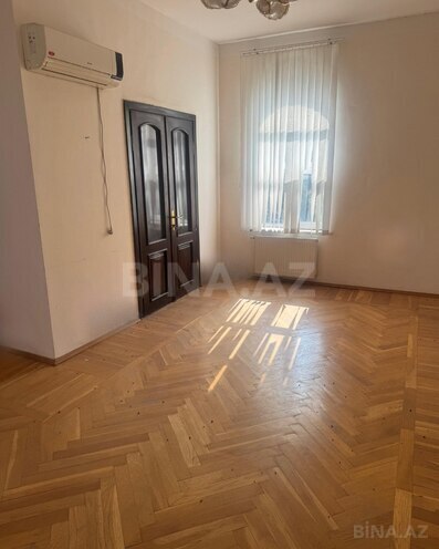 İcarəyə verilir 10 otaqlı ofis 865 m², photo 31 from 32