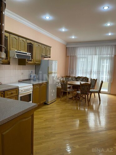 İcarəyə verilir 4 otaqlı yeni tikili 230 m², 28 May m., photo 17 from 23