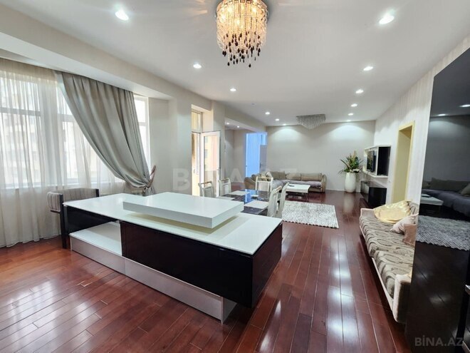 Сдаётся 3-комн. новостройка 175 м², м. 28 мая, photo 1 from 14