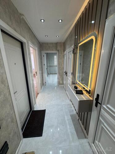 Продаётся 2-комн. вторичка 65 м², м. Ази Асланов, photo 4 from 13