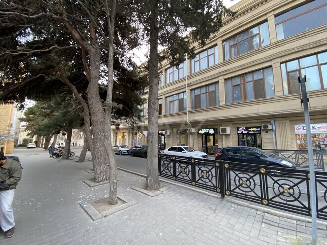 Satılır  obyekt 30 m², 28 May m., photo 1 from 11