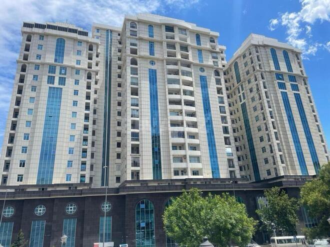 Продаётся 4-комн. новостройка 204 м², м. Низами, photo 1 from 17