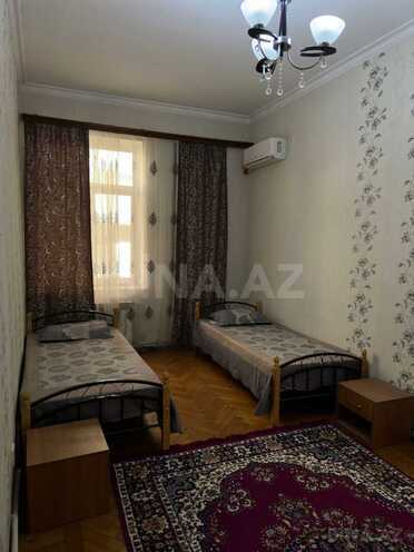 Satılır 3 otaqlı köhnə tikili 75 m², Sahil m., photo 11 from 12