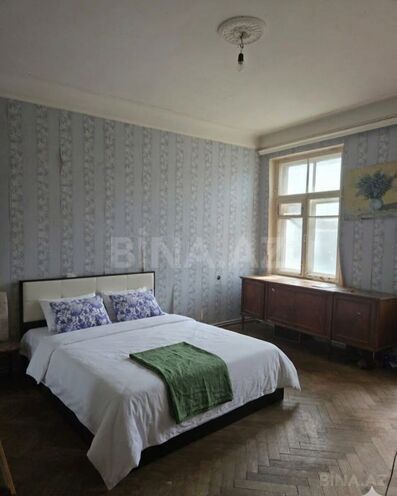 Satılır 3 otaqlı köhnə tikili 95 m², Bakıxanov q., photo 5 from 10