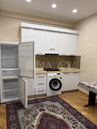 Сдаётся 2-комн. новостройка 70 м², м. Элмляр Академиясы, photo 4 from 8