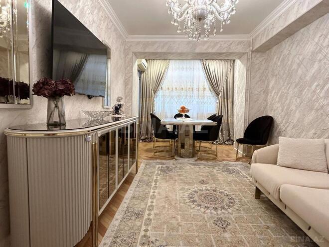 Satılır 2 otaqlı köhnə tikili 70 m², Gənclik m., photo 3 from 17