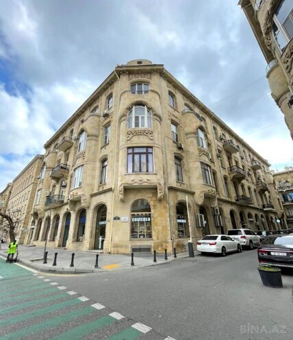 Satılır 3 otaqlı köhnə tikili 85 m², Sahil m., photo 1 from 17