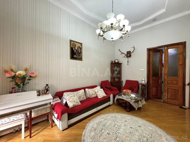 Satılır 3 otaqlı köhnə tikili 85 m², Sahil m., photo 9 from 17