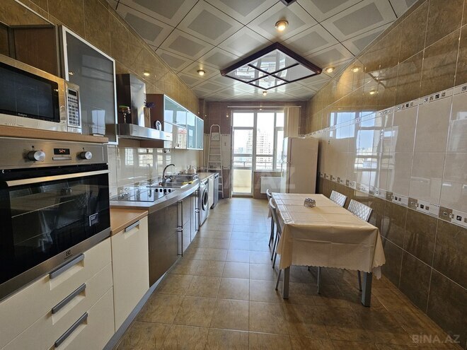 İcarəyə verilir 4 otaqlı yeni tikili 180 m², 28 May m., photo 16 from 22