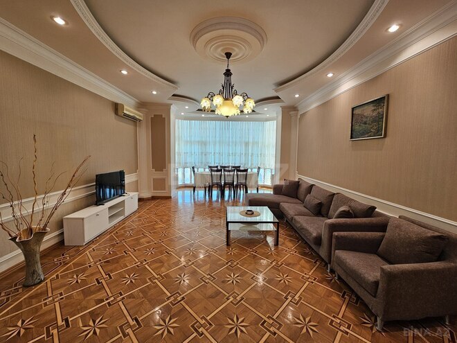 İcarəyə verilir 4 otaqlı yeni tikili 180 m², 28 May m., photo 3 from 22