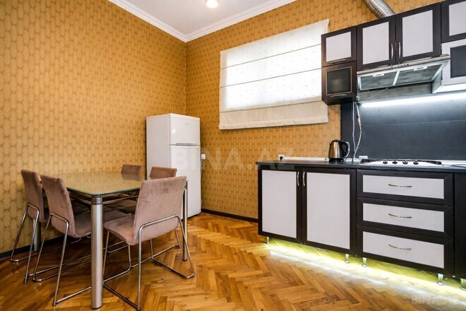 Сдаётся 3-комн. вторичка 105 м², м. Сахил, photo 6 from 17