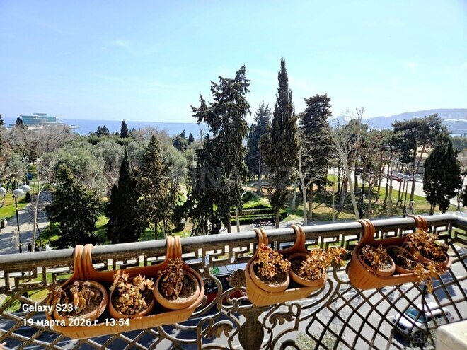 Satılır 4 otaqlı köhnə tikili 175 m², Sahil m., photo 4 from 28