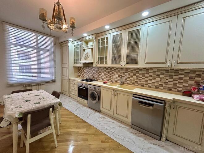 Сдаётся 4-комн. новостройка 150 м², м. Элмляр Академиясы, photo 3 from 17