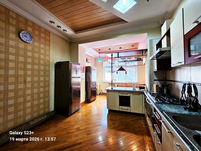 Satılır 4 otaqlı köhnə tikili 175 m², Sahil m., photo 11 from 28