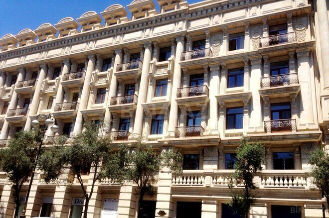 Satılır 4 otaqlı köhnə tikili 175 m², Sahil m., photo 27 from 28