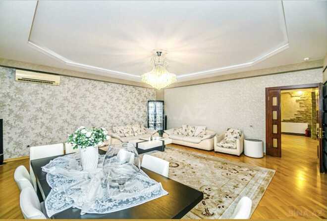 İcarəyə verilir 3 otaqlı yeni tikili 220 m², 28 May m., photo 1 from 12