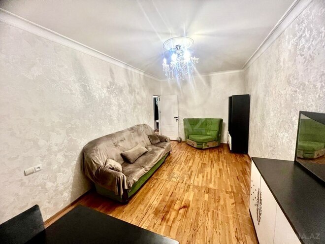 Продаётся 3-комн. вторичка 85 м², м. Кара Караев, photo 1 from 31