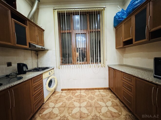 Продаётся 2-комн. вторичка 65 м², м. Низами, photo 13 from 17