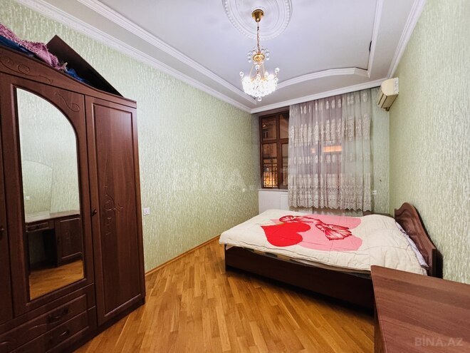 Продаётся 2-комн. вторичка 65 м², м. Низами, photo 8 from 17