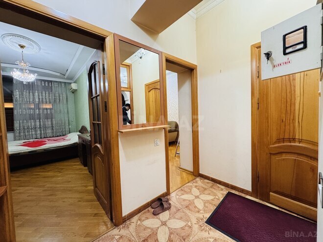 Продаётся 2-комн. вторичка 65 м², м. Низами, photo 6 from 17