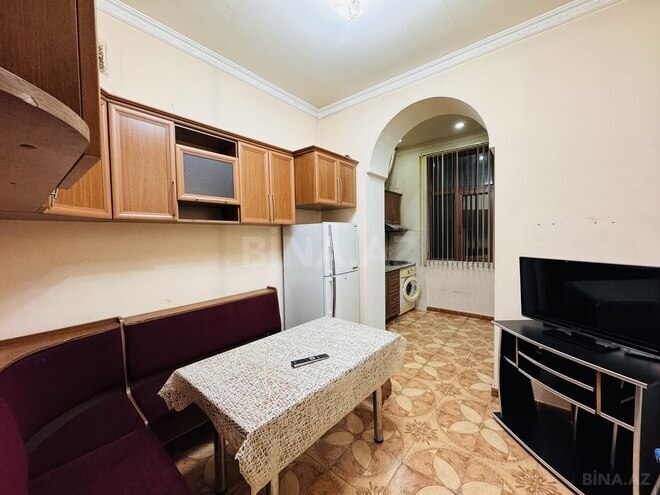 Продаётся 2-комн. вторичка 65 м², м. Низами, photo 12 from 17