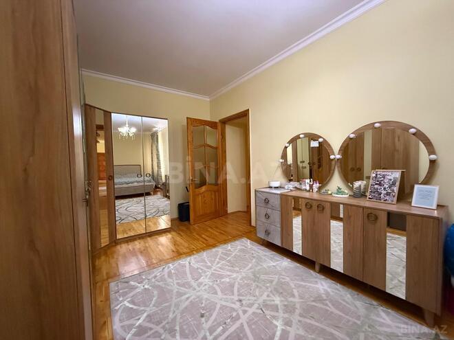 Satılır 4 otaqlı köhnə tikili 250 m², Yasamal q., photo 26 from 29