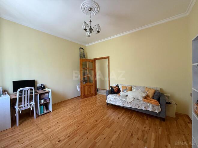 Satılır 4 otaqlı köhnə tikili 250 m², Yasamal q., photo 22 from 29