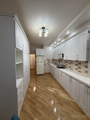 Сдаётся 3-комн. новостройка 120 м², м. Низами, photo 11 from 12