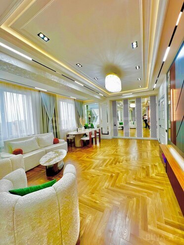 Продаётся 4-комн. новостройка 186 м², м. Кара Караев, photo 8 from 27