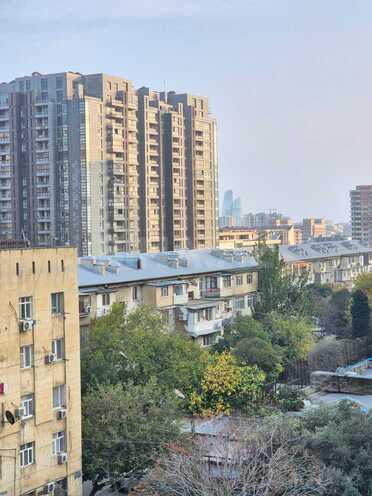 Satılır 2 otaqlı köhnə tikili 50 m², İnşaatçılar m., photo 10 from 26