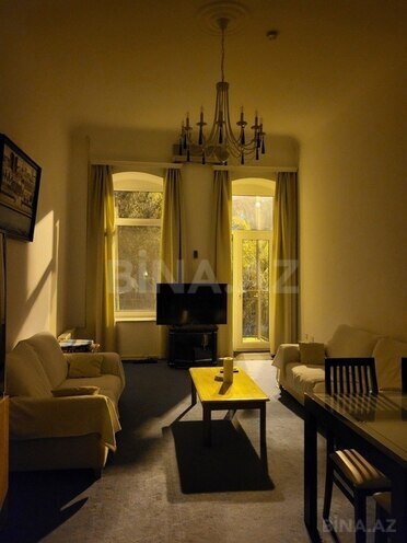 İcarəyə verilir 2 otaqlı köhnə tikili 85 m², Sahil m., photo 31 from 32