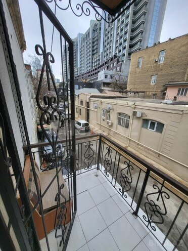 Продаётся 3-комн. вторичка 70 м², м. Ичеришехер, photo 17 from 20