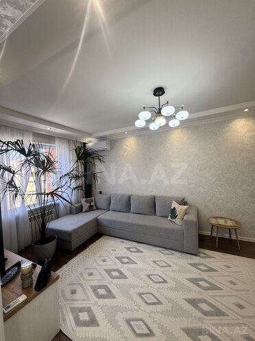 Продаётся 2-комн. вторичка 60 м², м. Халглар Достлугу, photo 1 from 12