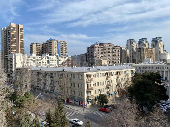 Satılır 3 otaqlı köhnə tikili 70 m², 28 May m., photo 4 from 17