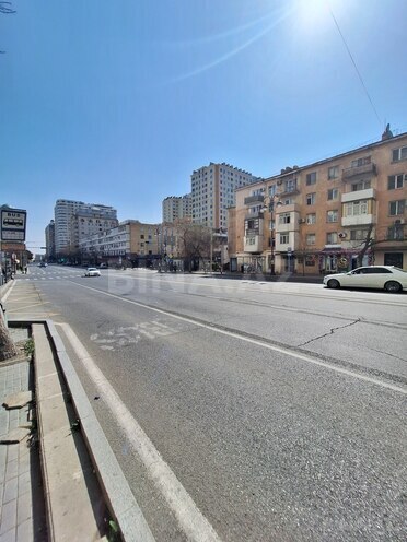 Продаётся 3-комн. вторичка 70 м², м. Элмляр Академиясы, photo 26 from 28