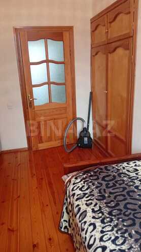 Продаётся 3-комн. вторичка 70 м², м. Кара Караев, photo 1 from 14