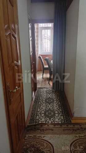 Продаётся 3-комн. вторичка 70 м², м. Кара Караев, photo 3 from 14