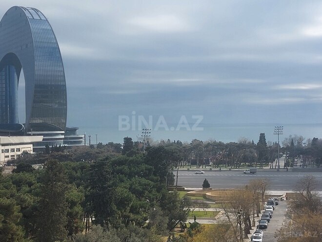 İcarəyə verilir 3 otaqlı köhnə tikili 110 m², 28 May m., photo 1 from 31