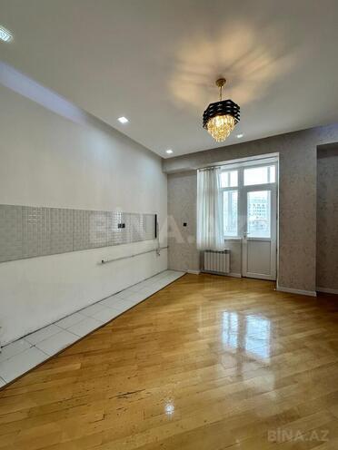 Продаётся 3-комн. новостройка 135 м², м. Элмляр Академиясы, photo 14 from 19