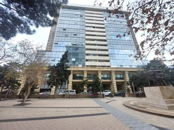 Satılır 3 otaqlı köhnə tikili 110 m², 28 May m., photo 1 from 32