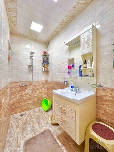 Продаётся 3-комн. вторичка 65 м², м. Кара Караев, photo 16 from 20