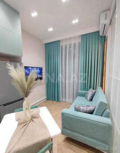 Продаётся 2-комн. новостройка 40 м², м. Кара Караев, photo 1 from 12