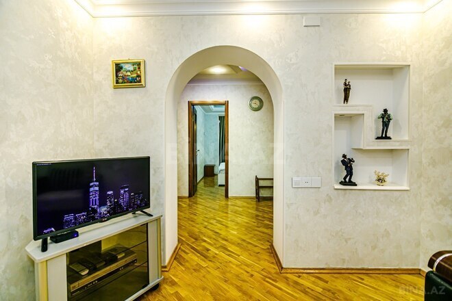 İcarəyə verilir 3 otaqlı köhnə tikili 90 m², Sahil m., photo 24 from 32