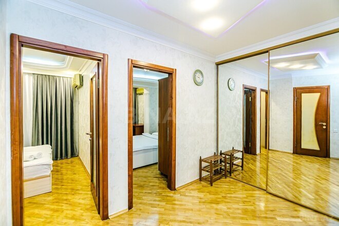 İcarəyə verilir 3 otaqlı köhnə tikili 90 m², Sahil m., photo 3 from 32
