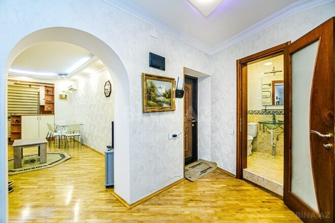 İcarəyə verilir 3 otaqlı köhnə tikili 90 m², Sahil m., photo 7 from 32