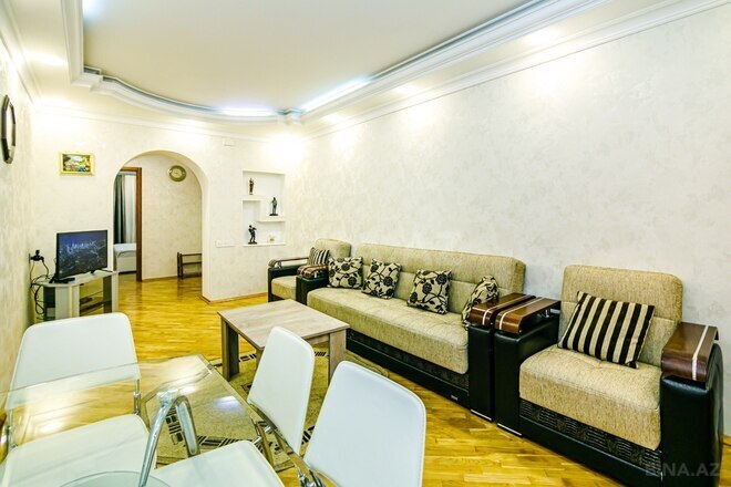 İcarəyə verilir 3 otaqlı köhnə tikili 90 m², Sahil m., photo 19 from 32
