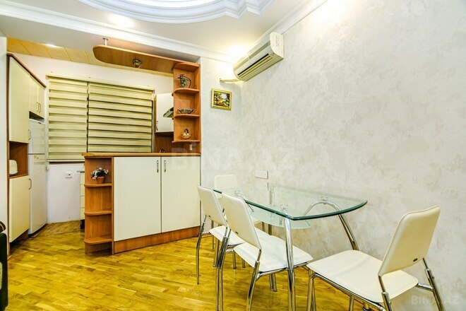 İcarəyə verilir 3 otaqlı köhnə tikili 90 m², Sahil m., photo 22 from 32