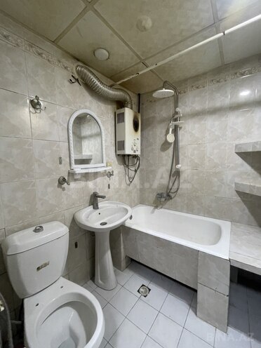 Продаётся 1-комн. вторичка 30 м², м. Иншаатчылар, photo 12 from 13