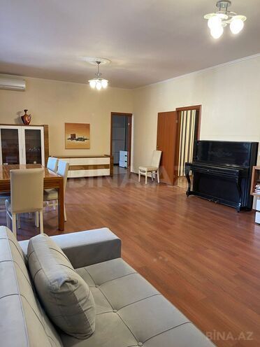 İcarəyə verilir 3 otaqlı yeni tikili 135 m², Nizami m., photo 3 from 18